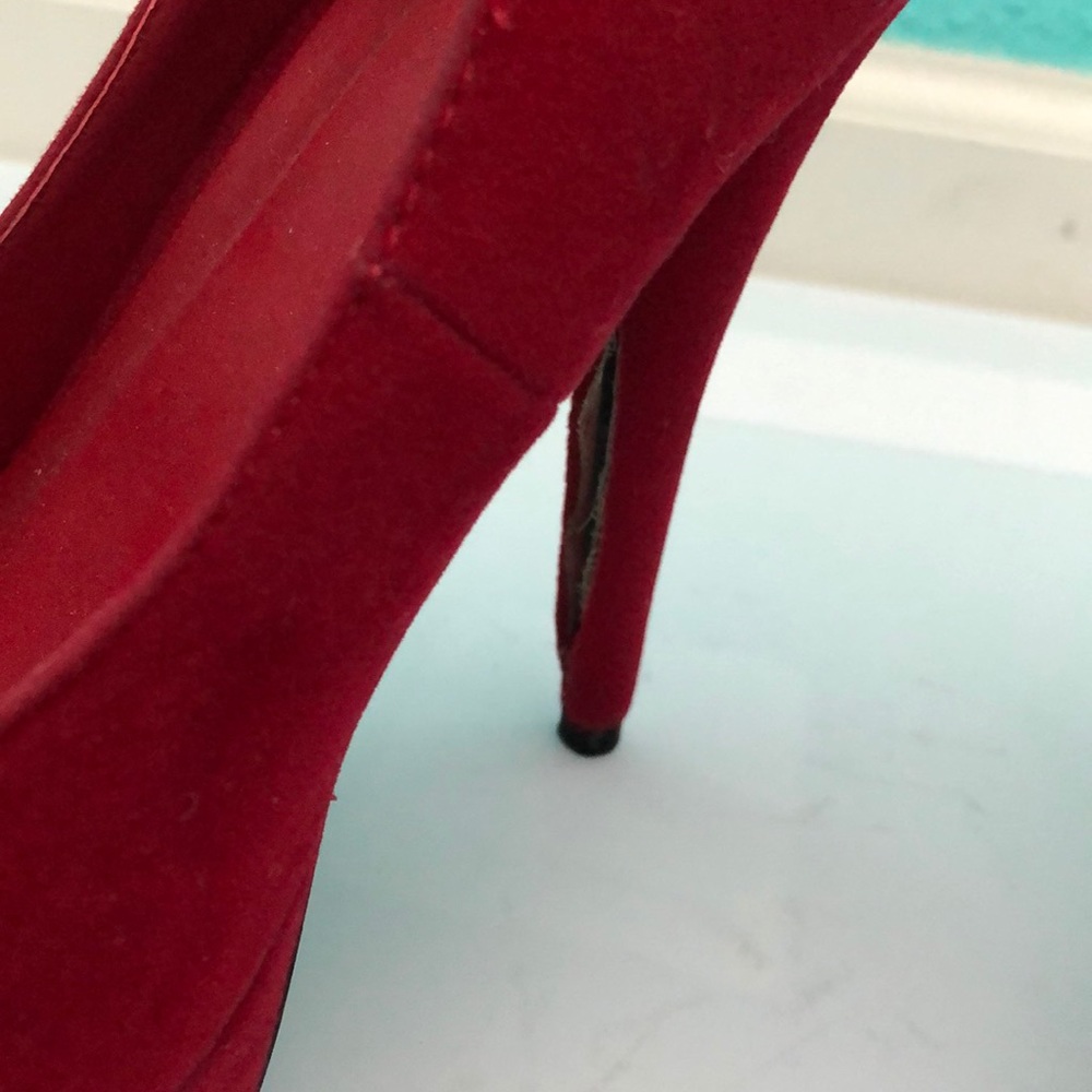 Red heels - Picture 4 of 4